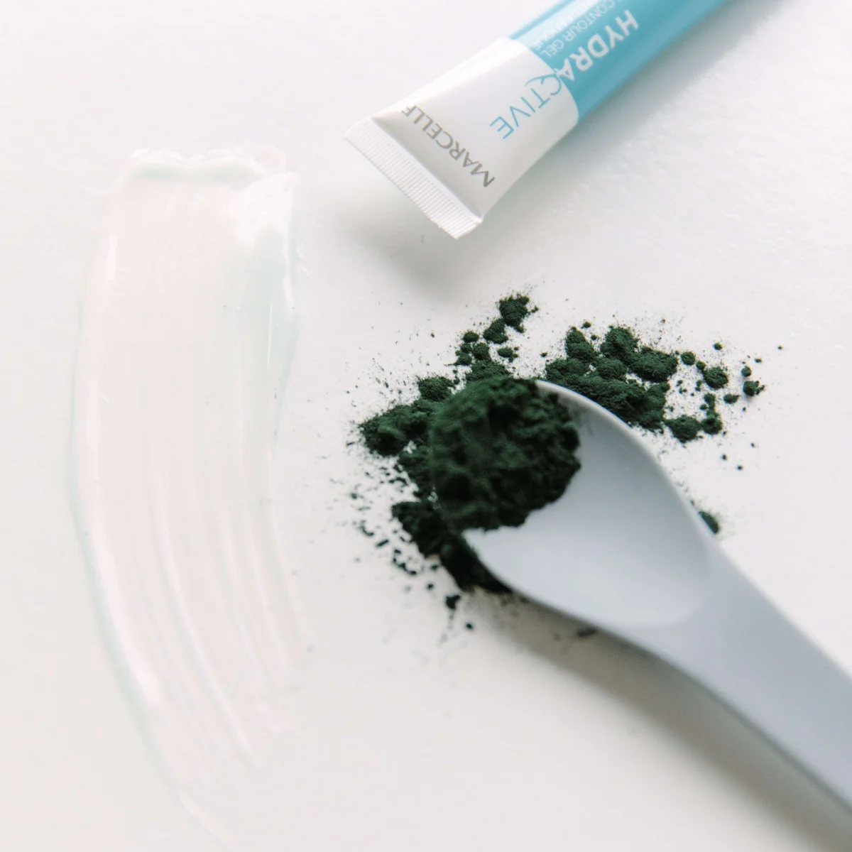 Gel contour des yeux anti-fatigue Hydractive - Image 3
